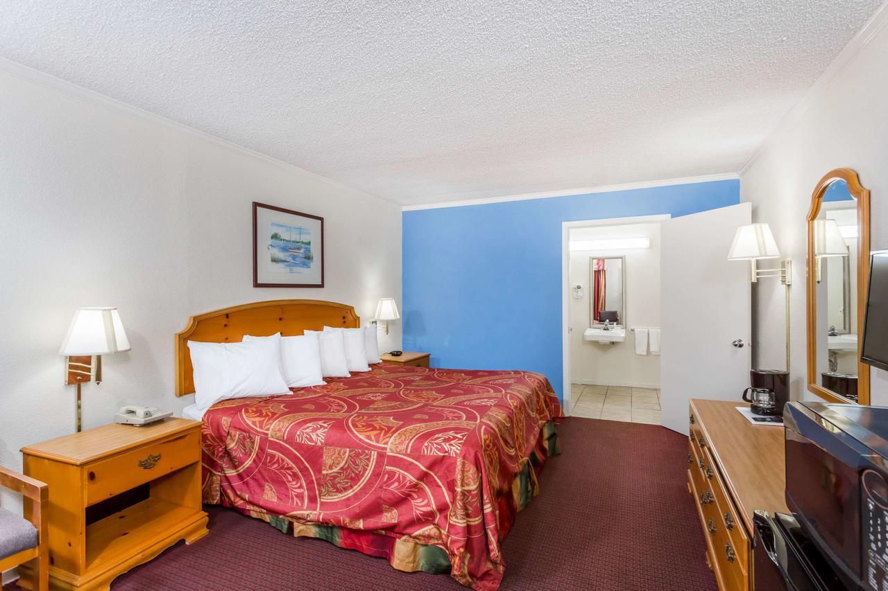 Days Inn by Wyndham Summerton Eksteriør bilde