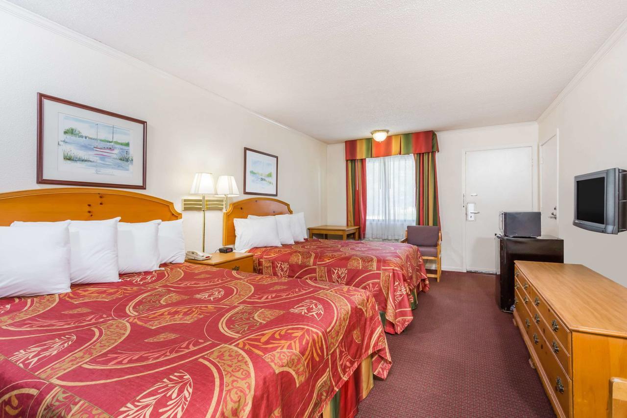 Days Inn by Wyndham Summerton Eksteriør bilde